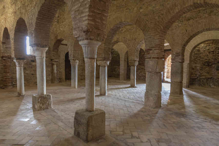 Huelva - Almonaster la Real 35 - fortaleza medieval y mezquita.jpg